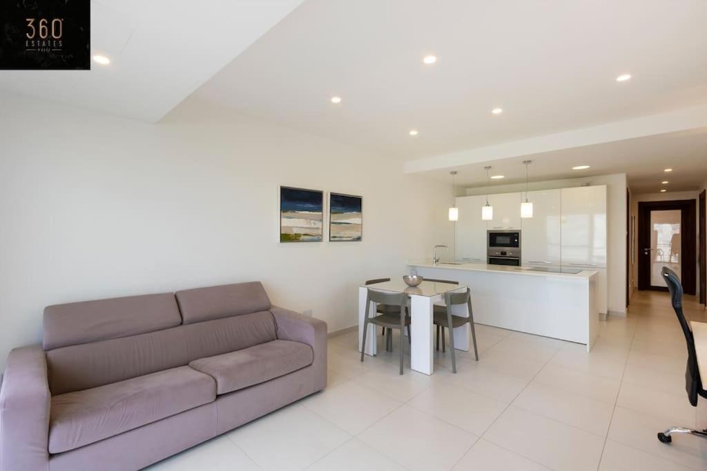 Modern 2Br Apt In The Quaint Village Of Marsaskala & Ac By 360 Estates Exterior foto