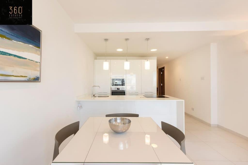 Modern 2Br Apt In The Quaint Village Of Marsaskala & Ac By 360 Estates Exterior foto